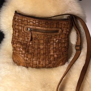 The Trend crossbody leather purse